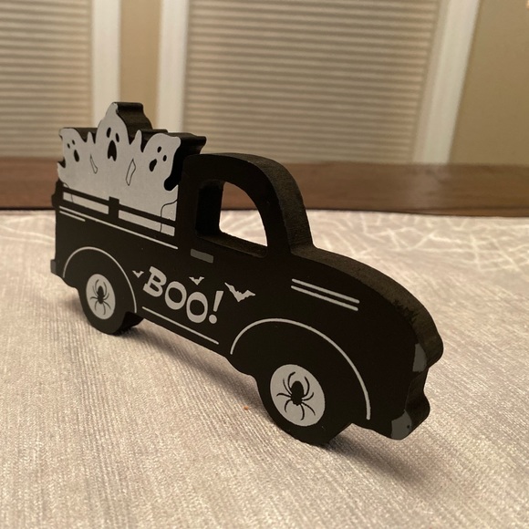 Halloween Ghost Boo Sign, Boos Hisses, Halloween Kisses Tag Sign, Ghost Truck - Picture 9 of 15